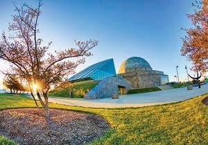 Adler Planetariumのユニークな趣きの外観