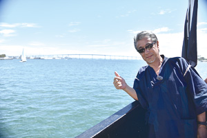 写真「フェリーに乗船」高田純次